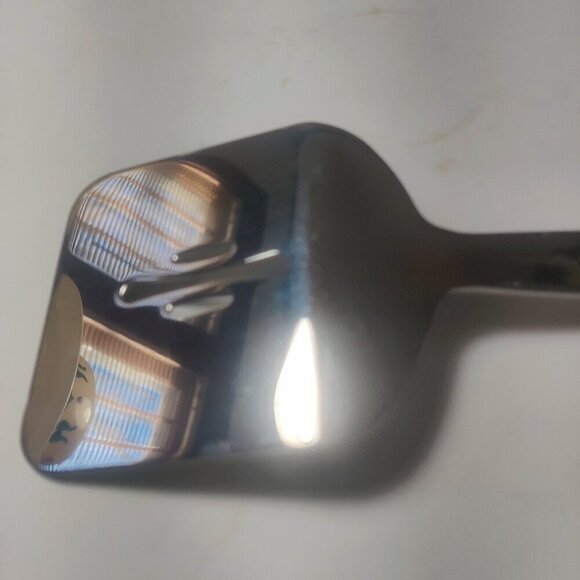 Spatula for special food sevice. Glossy Stainless Steel 18/8 from Emeril Lagassi - Picture 1 of 5